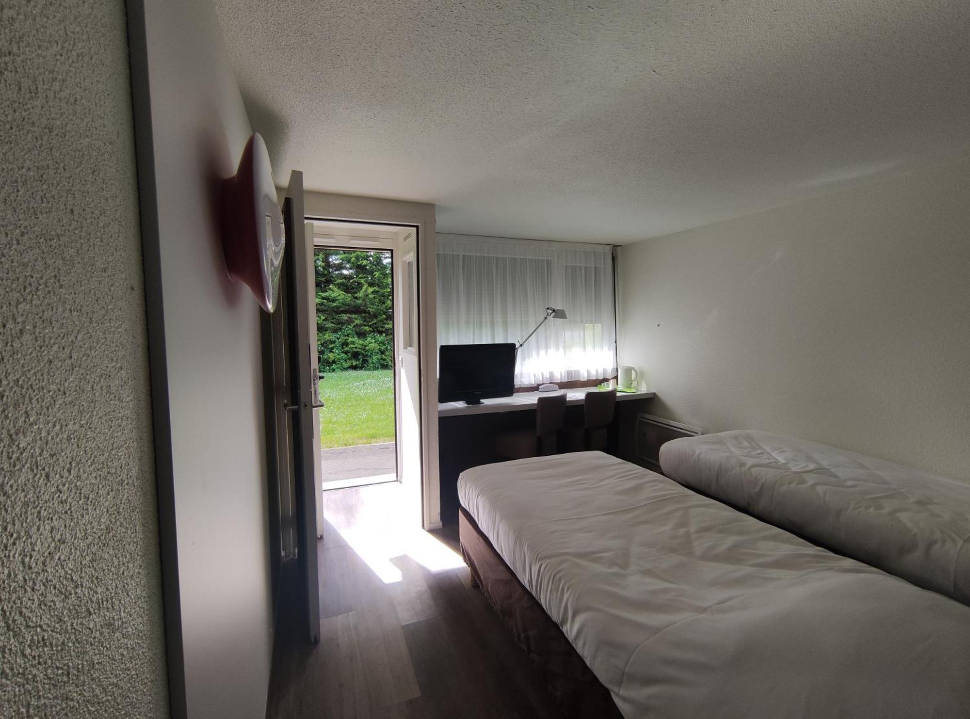 Campanile Sable-Sur-Sarthe Vion Hotel Bagian luar foto